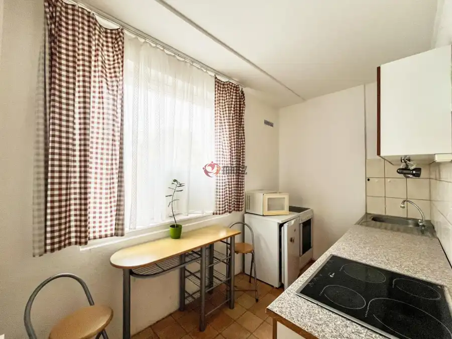 eladó panellakás, Tatabánya