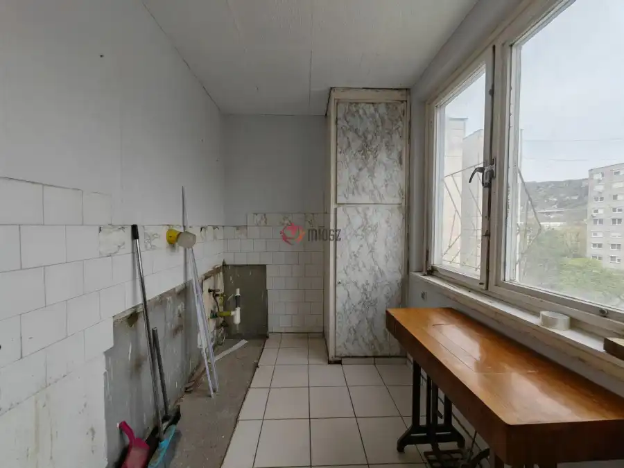 eladó panellakás, Tatabánya