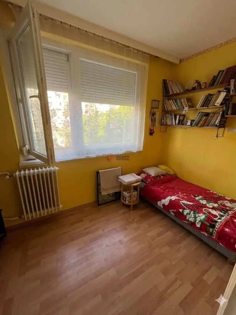 eladó panellakás, Tatabánya