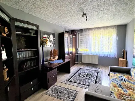 Eladó panellakás, Tatabánya 2 szoba 53 m² 39.9 M Ft