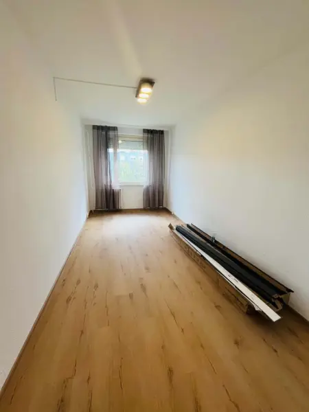 Eladó panellakás, Tatabánya 3 szoba 62 m² 43.9 M Ft