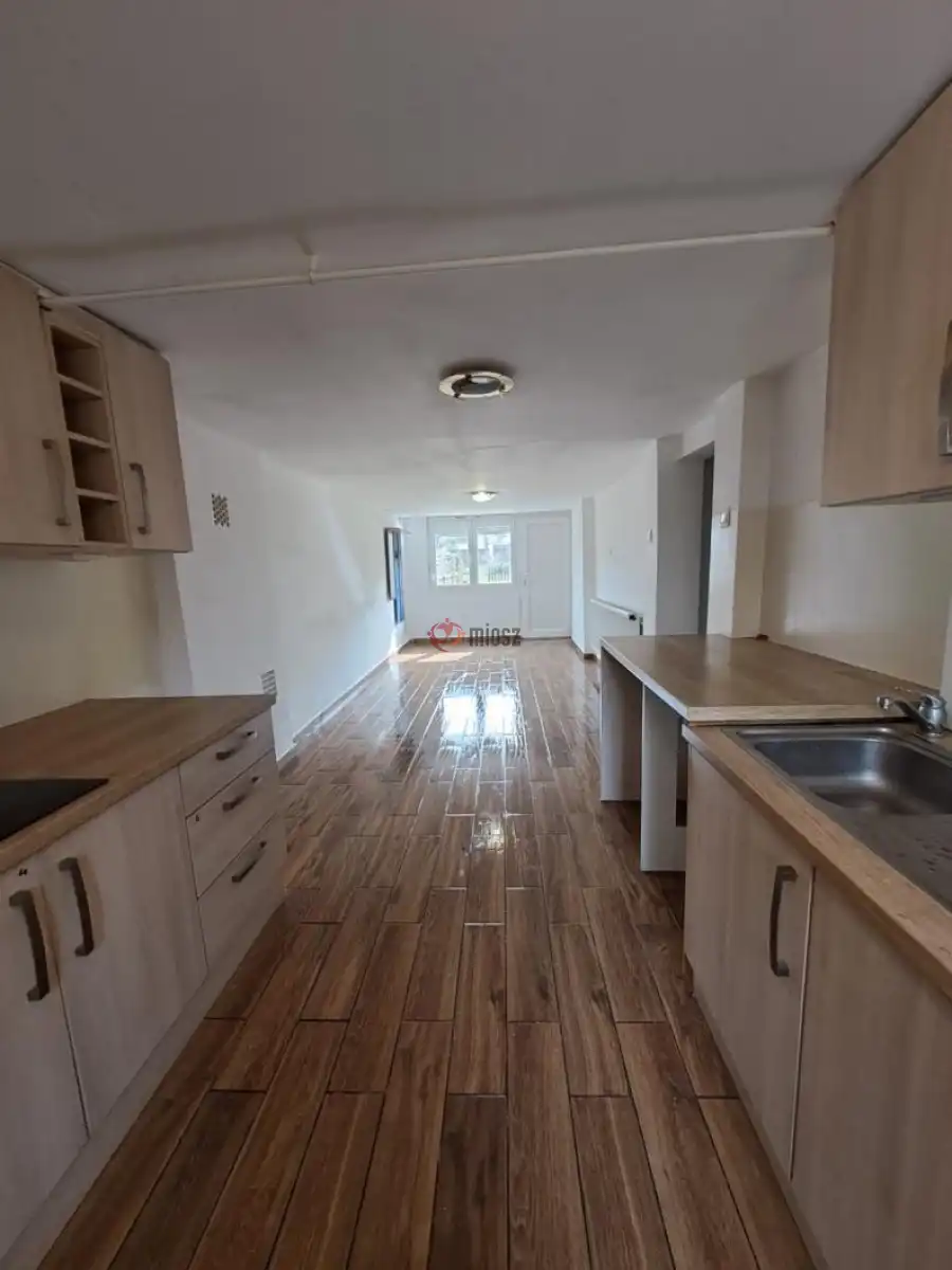 eladó sorház, Komárom