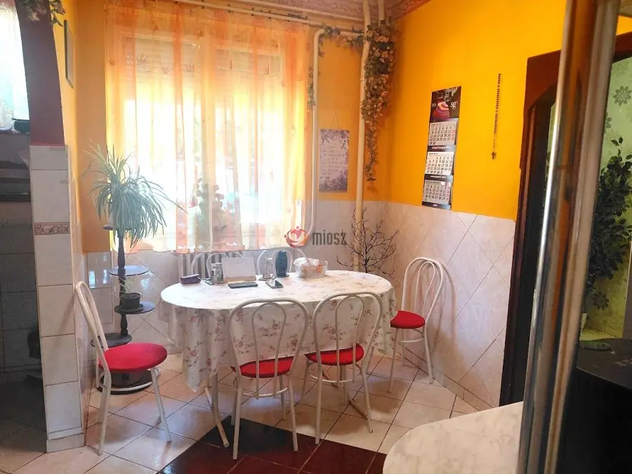 eladó téglalakás, Almásfüzitő
