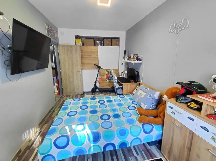 eladó téglalakás, Bábolna