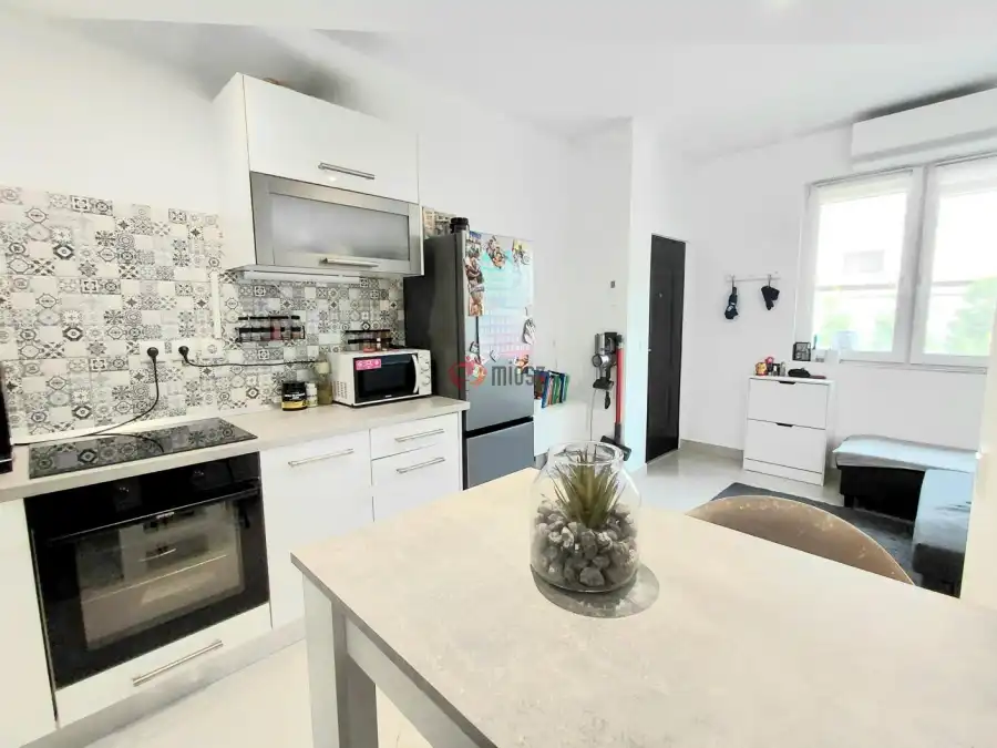 eladó téglalakás, Dunaalmás