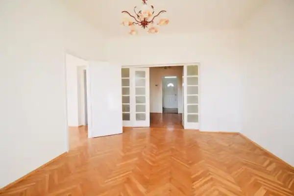 Eladó téglalakás, Komárom 3 szoba 68 m² 35.9 M Ft