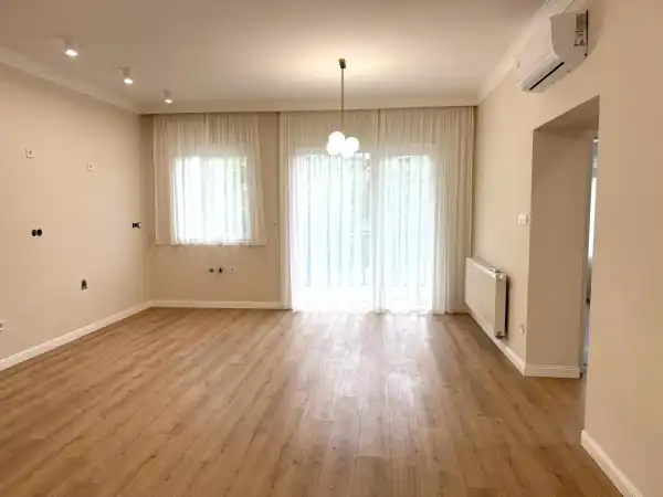 Eladó téglalakás, Komárom 4 szoba 94 m² 87 M Ft