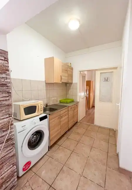 Eladó téglalakás, Oroszlány 7 szoba 200 m² 60 M Ft