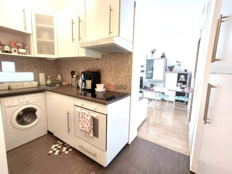 eladó téglalakás, Oroszlány