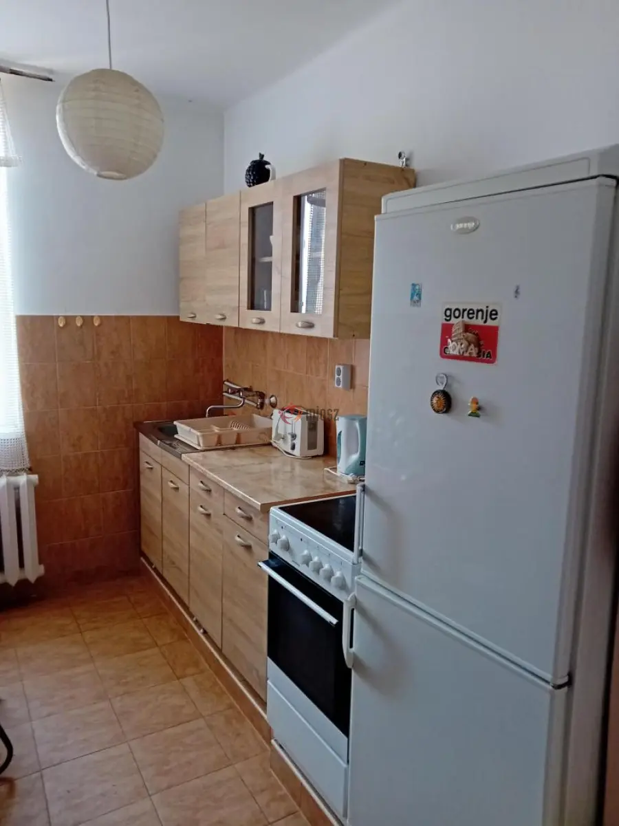 eladó téglalakás, Oroszlány