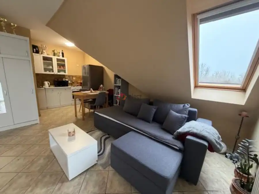 eladó téglalakás, Tata