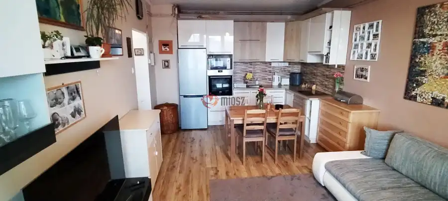 eladó téglalakás, Tata