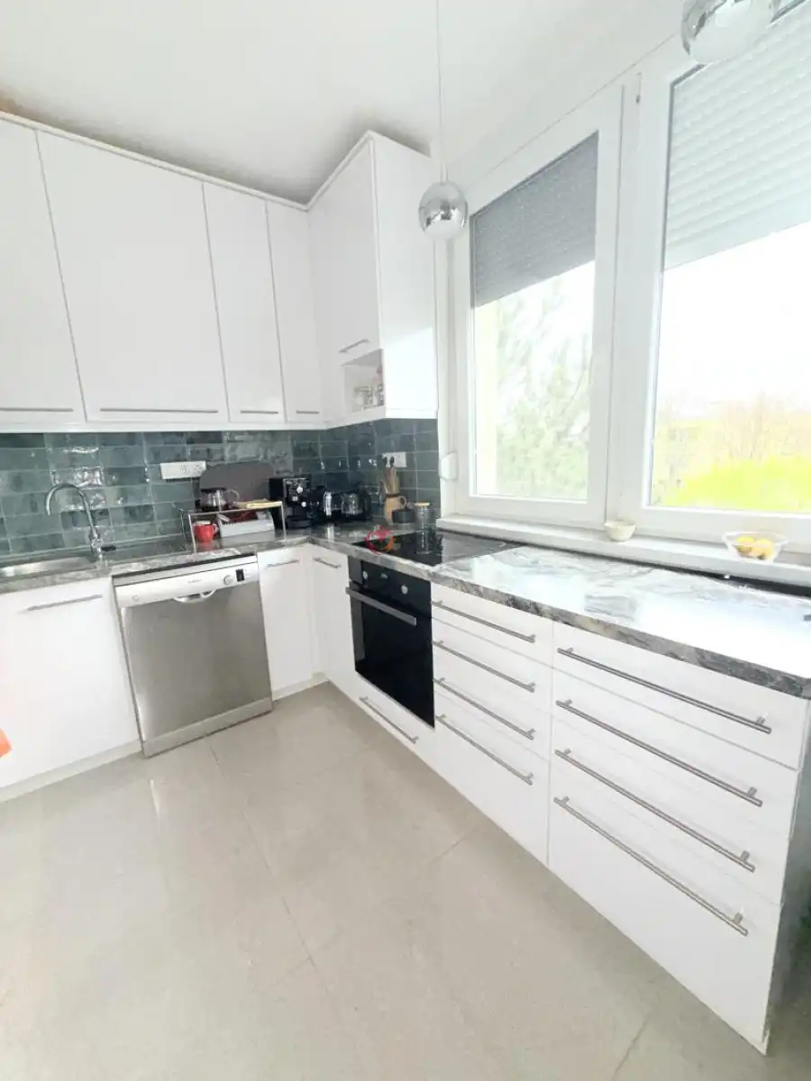 eladó téglalakás, Tata