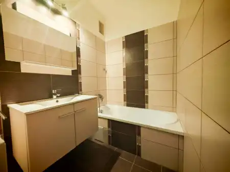 Eladó téglalakás, Tatabánya 3 szoba 69 m² 55 M Ft