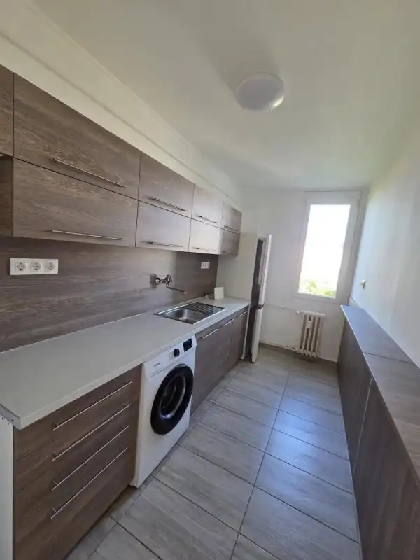 Eladó téglalakás, Tatabánya 3 szoba 65 m² 39.9 M Ft