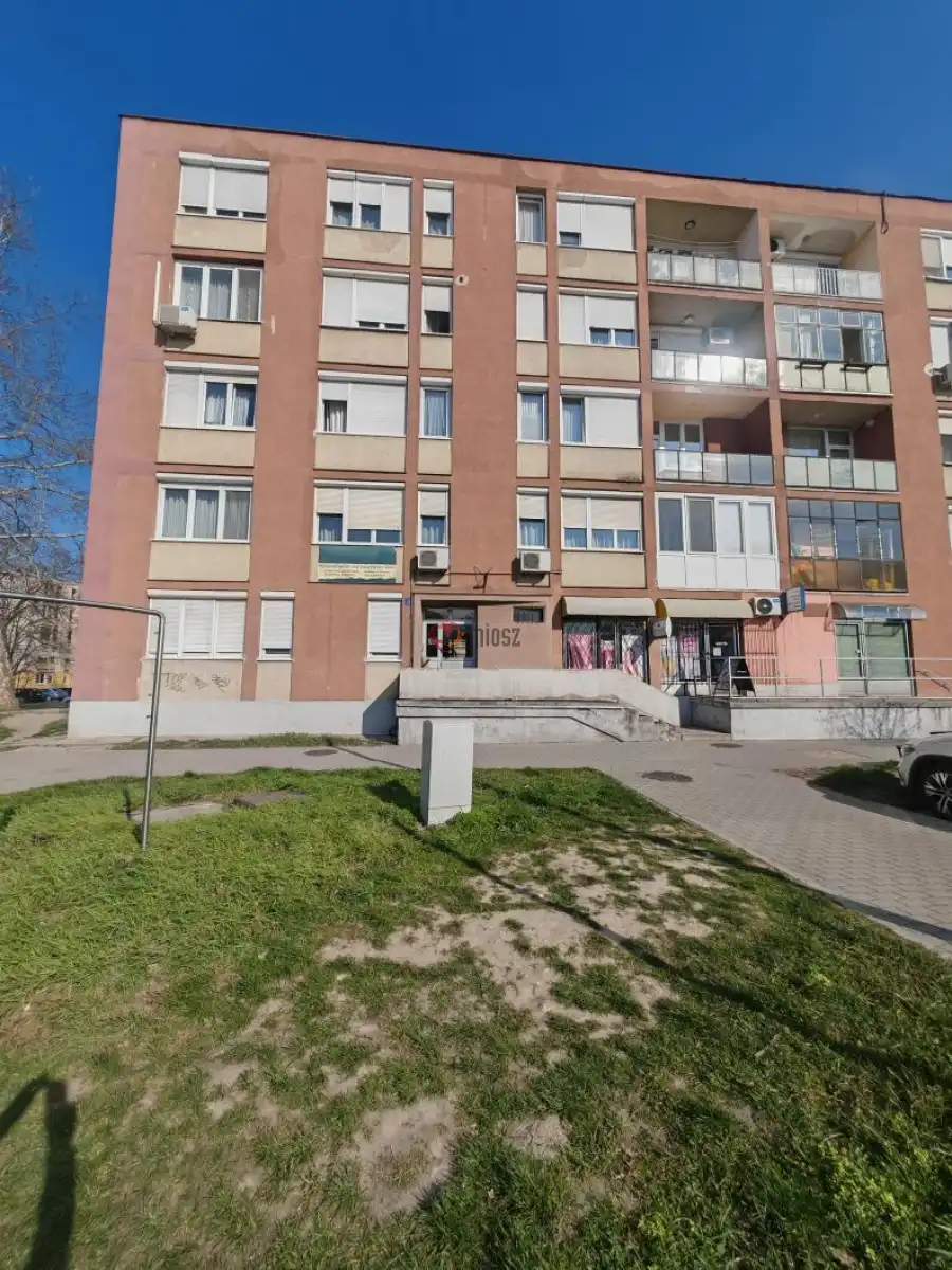 eladó téglalakás, Tatabánya