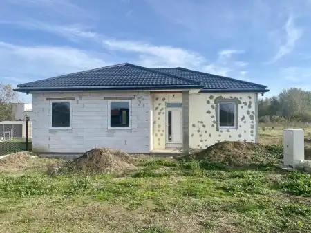 Eladó új építésű családi ház, Komárom 4 szoba 95 m² 29.9 M Ft