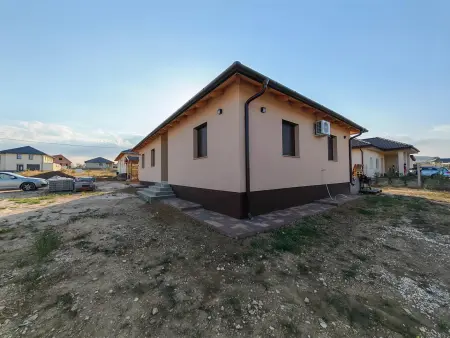 Eladó új építésű családi ház, Szár 5 szoba 100 m² 99 M Ft