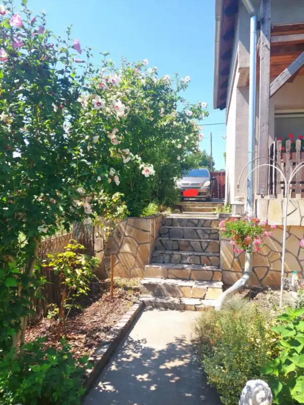 Eladó újszerű családi ház, Vértesszőlős 2 szoba 72 m² 35.9 M Ft