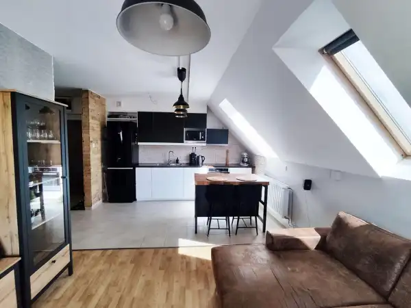 Eladó újszerű téglalakás, Tatabánya 4 szoba 80 m² 78.8 M Ft