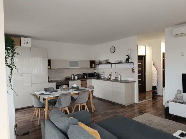 Eladó újszerű téglalakás, Tatabánya 2 szoba 52 m² 72 M Ft