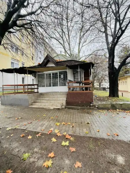 Eladó üzlet, Komárom 1 szoba 36 m² 18 M Ft