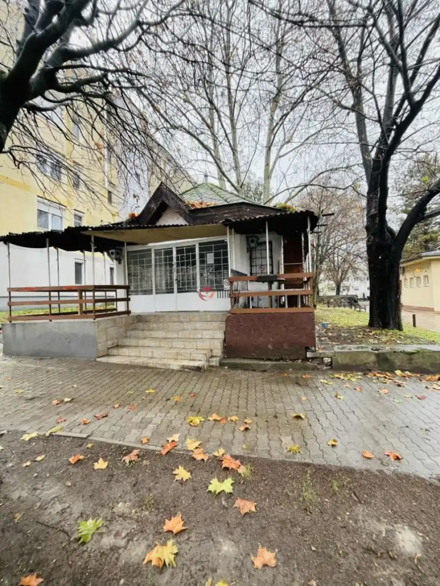 eladó üzlet, Komárom