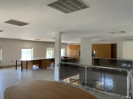 Kiadó ipari ingatlan, Kocs 2 szoba 160 m² 550 E Ft/hó