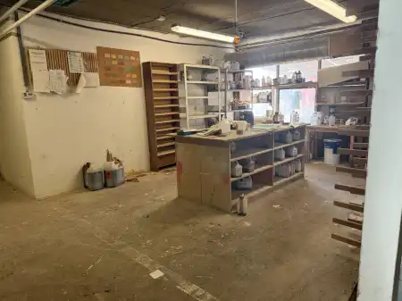 Kiadó ipari ingatlan, Környe 2066 m² 800 E Ft/hó