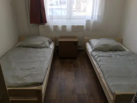 Kiadó ipari ingatlan, Tata 30 szoba 845 m² 3 E Ft/hó
