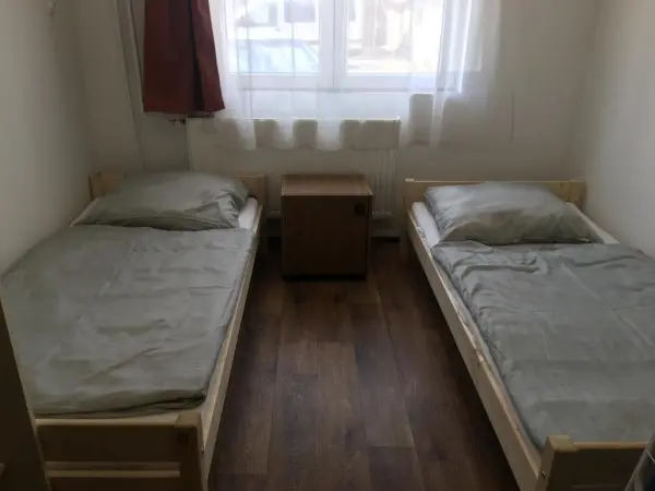 Kiadó ipari ingatlan, Tata 30 szoba 845 m² 3 E Ft/hó