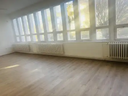 Kiadó iroda, Tata 1 szoba 45 m² 90 E Ft/hó