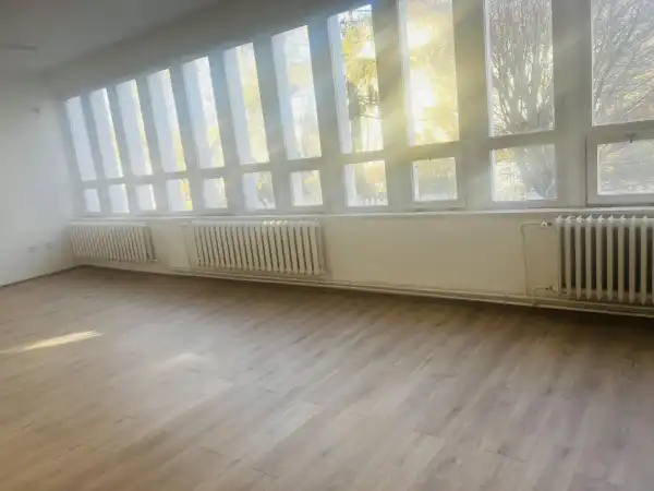 Kiadó iroda, Tata 1 szoba 45 m² 90 E Ft/hó