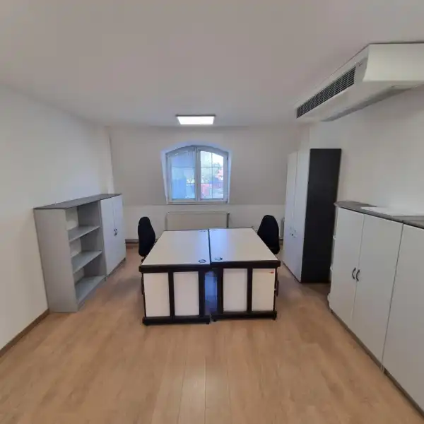 Kiadó iroda, Tata 1 szoba 22 m² 99 E Ft/hó