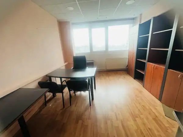 Kiadó iroda, Tatabánya 1 szoba 18 m² 85 E Ft/hó