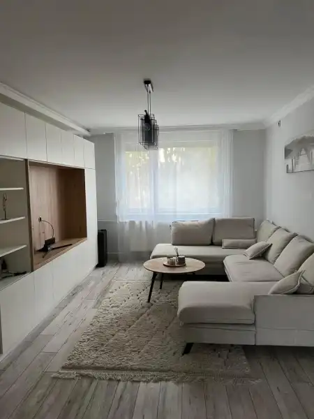 Kiadó panellakás, Komárom 3+1 szoba 72 m² 250 E Ft/hó