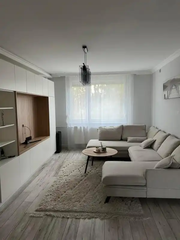 Kiadó panellakás, Komárom 3+1 szoba 72 m² 250 E Ft/hó
