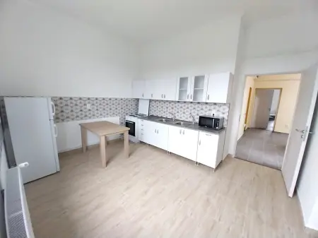 Kiadó téglalakás, Ács 3 szoba 107 m² 650 E Ft/hó