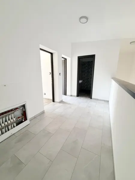 Kiadó új építésű iroda, Tata 6 szoba 180 m² 700 E Ft/hó