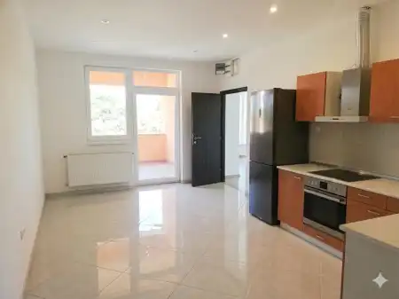Kiadó új építésű téglalakás, Komárom 2 szoba 75 m² 200 E Ft/hó