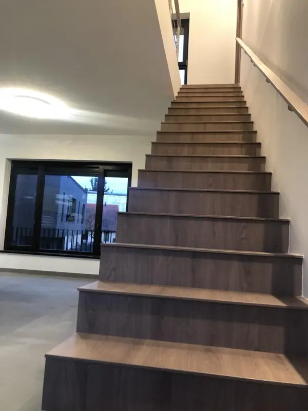 Kiadó új építésű téglalakás, Tata 4 szoba 133 m² 450 E Ft/hó